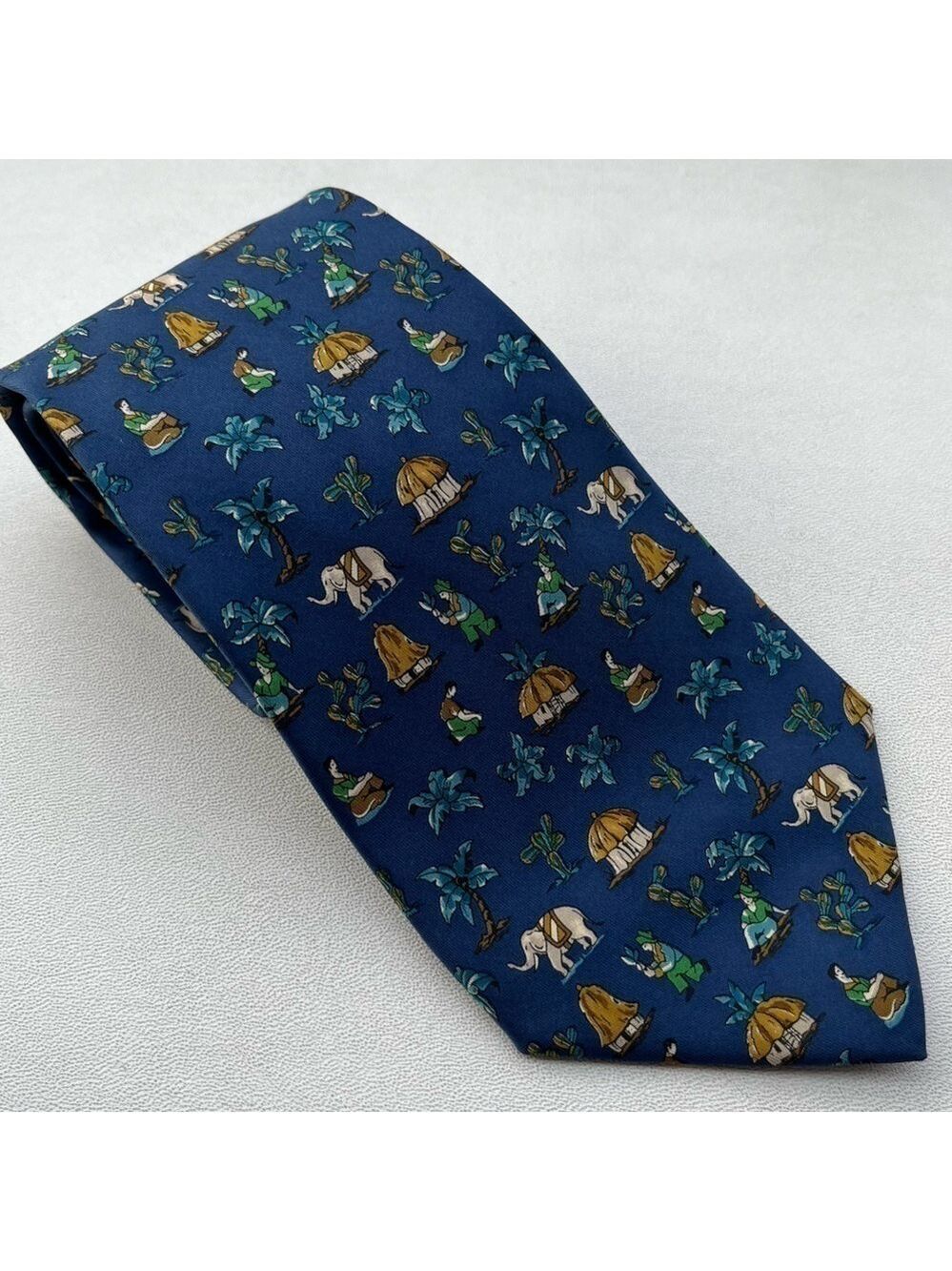 SALVATORE FERRAGAMO Mens Elephant Palm Tree Hut Print Navy Blue Silk Tie